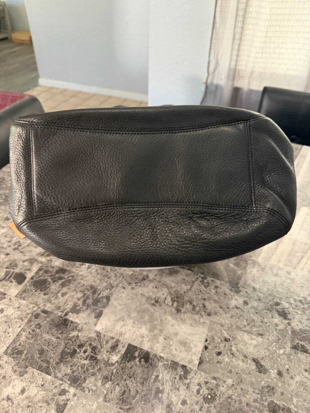 Michael Kors Fulton Large Hobo - Picture 7 of 9